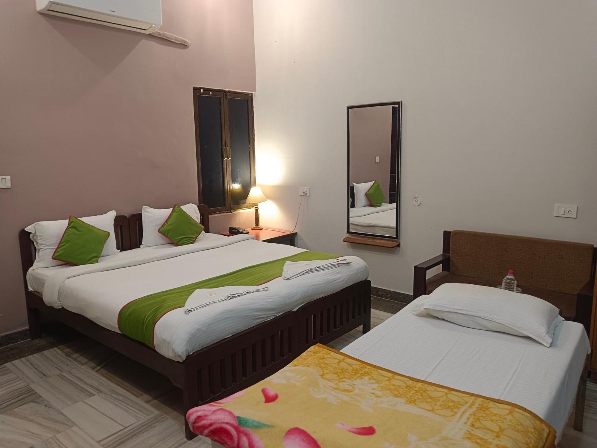 Hotel Mewad Haveli Пушкар Екстер'єр фото