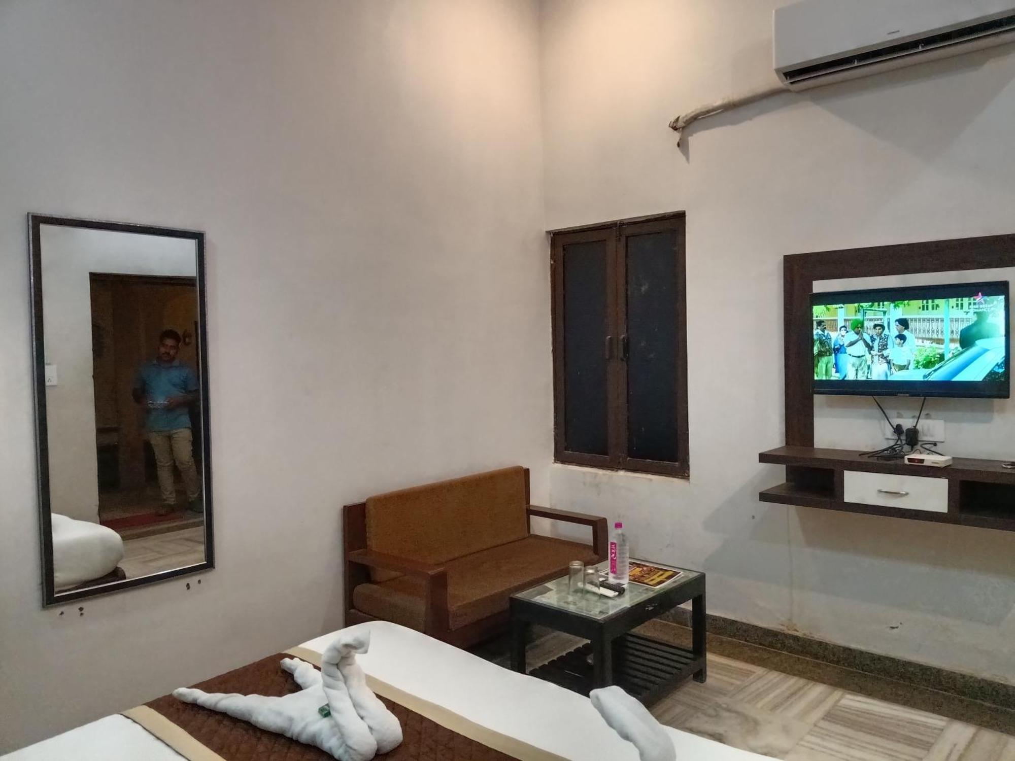 Hotel Mewad Haveli Пушкар Екстер'єр фото